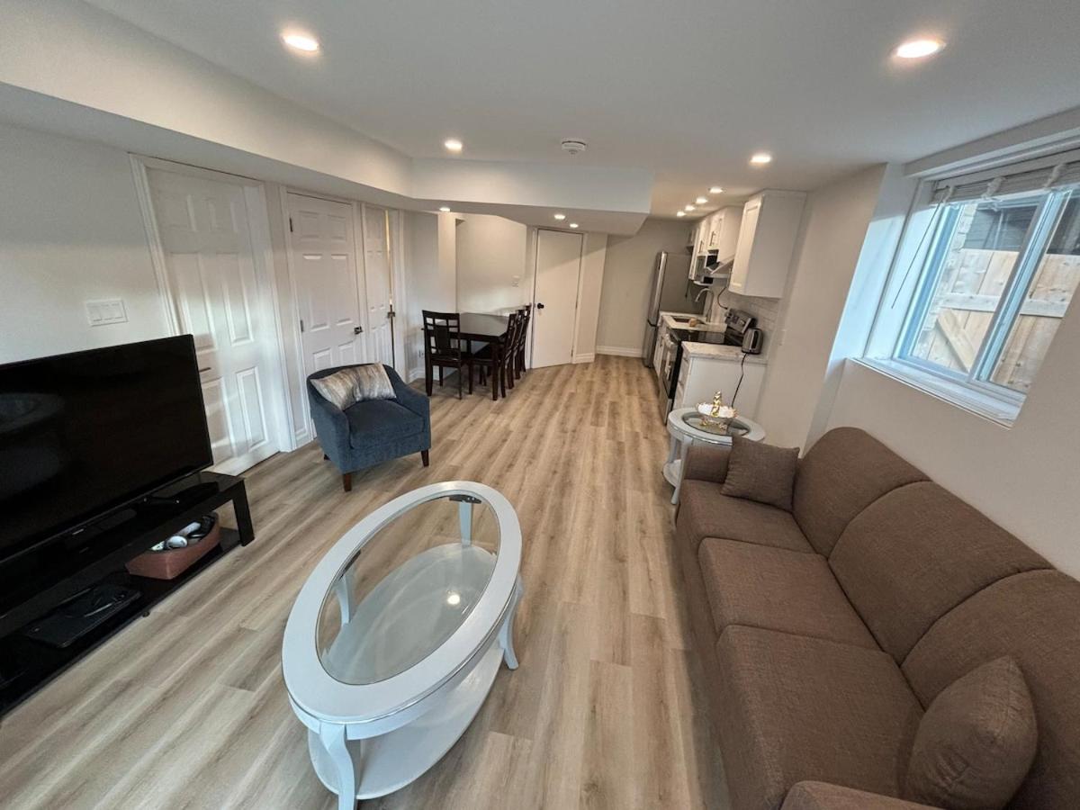 One-Bedroom Unit At Vista Hill Waterloo Exteriör bild